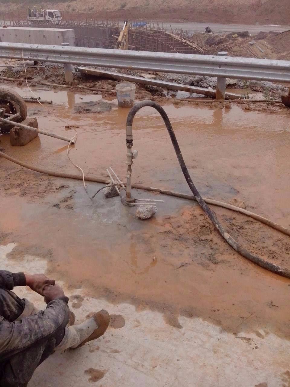 芦淞路基压密注浆